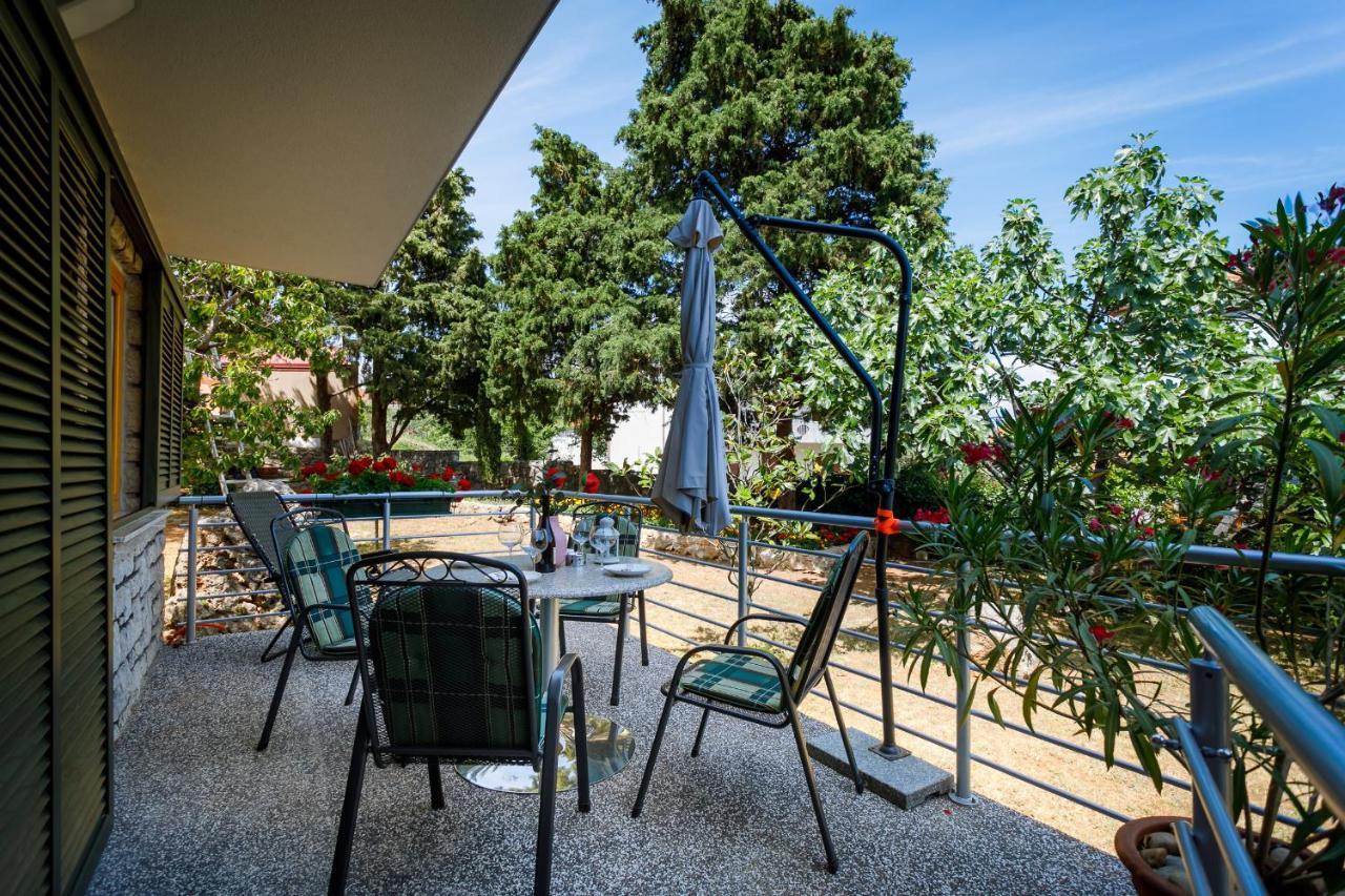 Studios Nada Krk Town Extérieur photo