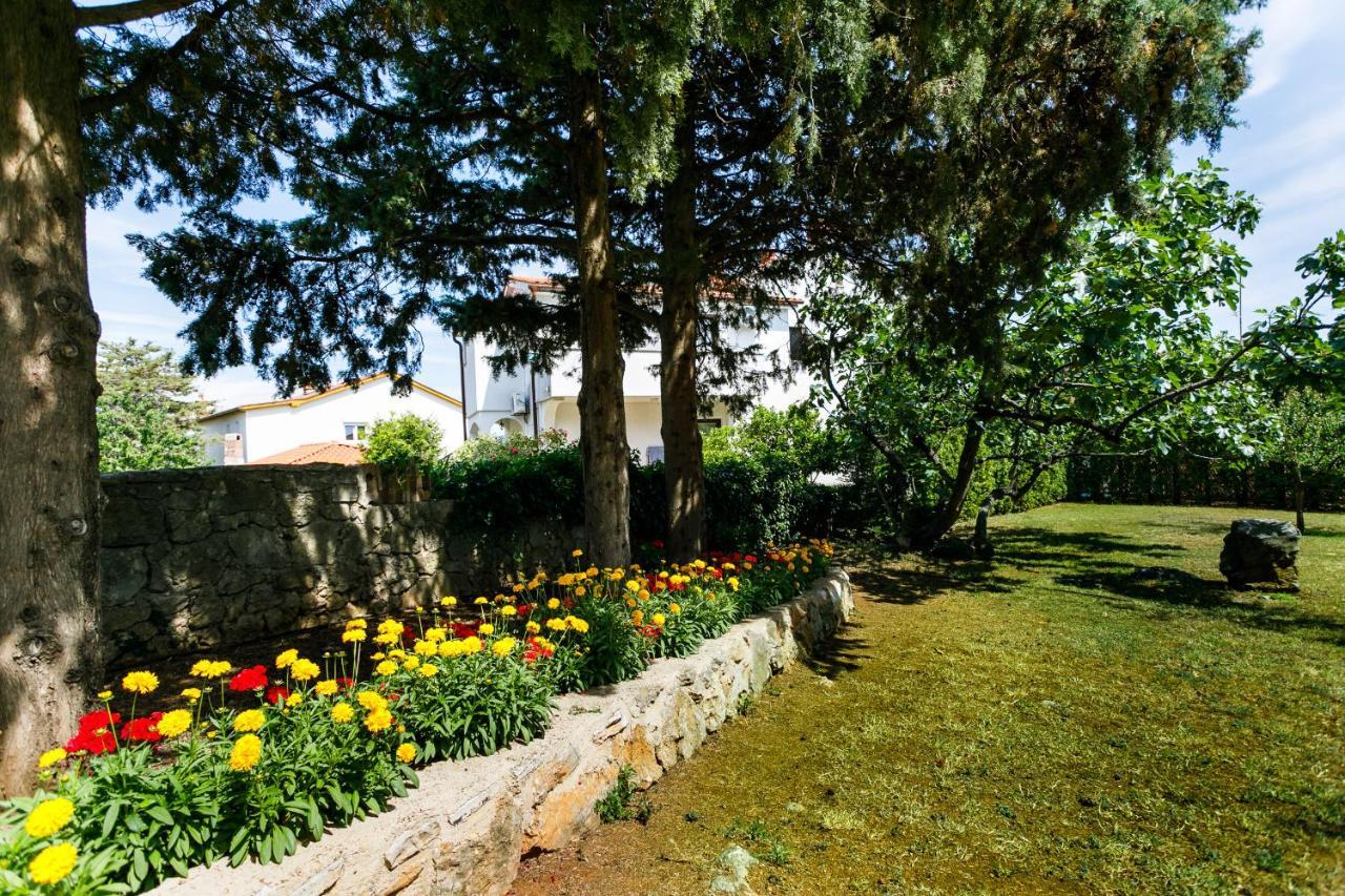 Studios Nada Krk Town Extérieur photo