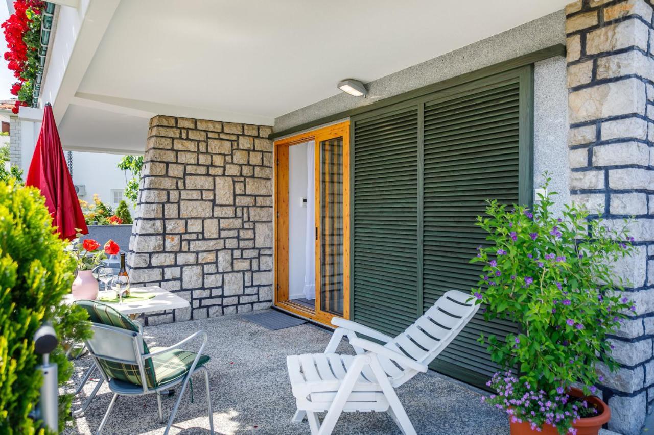 Studios Nada Krk Town Extérieur photo